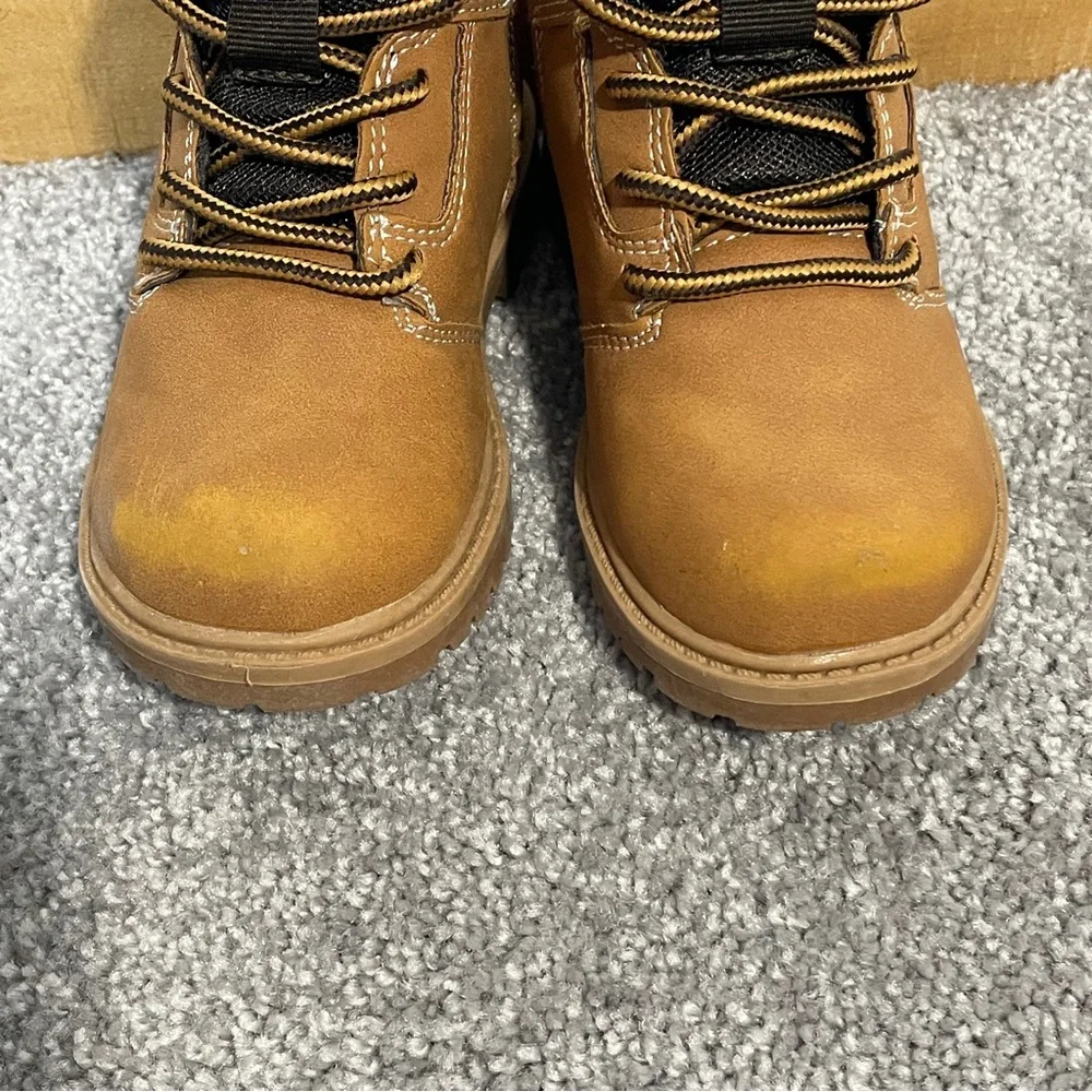 Ecko‎ Unltd Toddler Boys Lace Up Leather Boots with side zip Size 6 Medium
